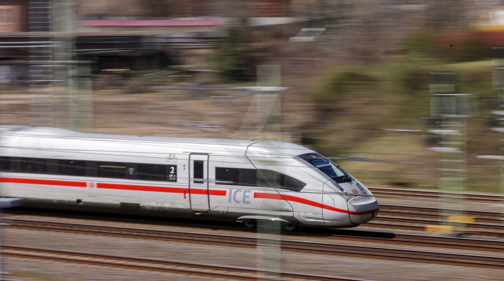 Fernzüge im März noch unpünktlicher als vor einem Jahr